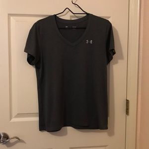Under Armour Tee - Size L - Dark Gray